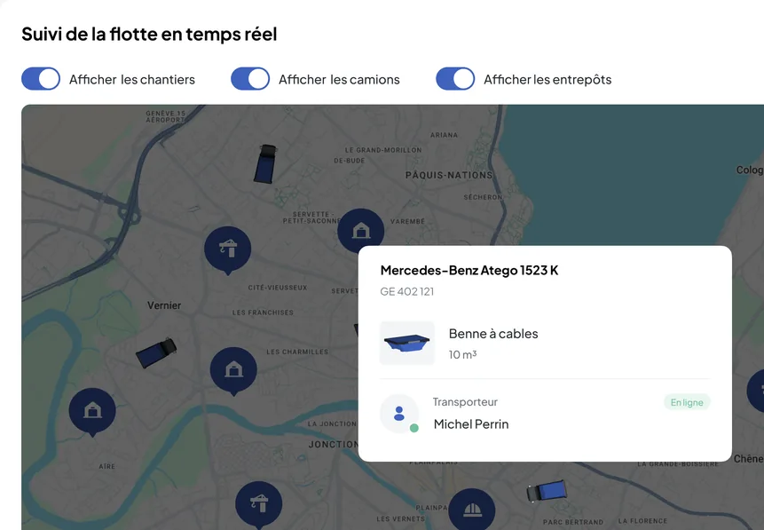Back-office Transport Nereva: die Karte der Flottenverfolgung in Echtzeit mit dem Infofenster eines Lkw, seinem Kennzeichen, seiner 10-m³-Kabelmulde und seinem Fahrer online